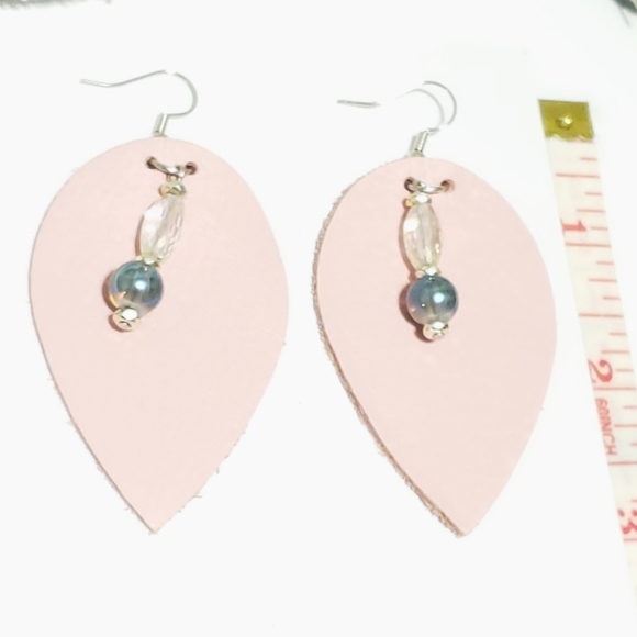 3/$25 💛BEAUTIFUL HANDMADE EARRINGS 💛 or all for $55 - Picture 7 of 7